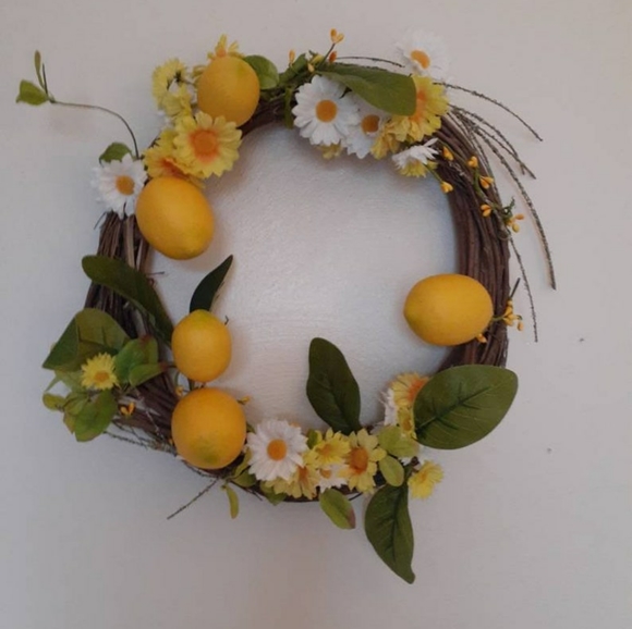 Lemony Fresh Wreath - Picture 3 of 5